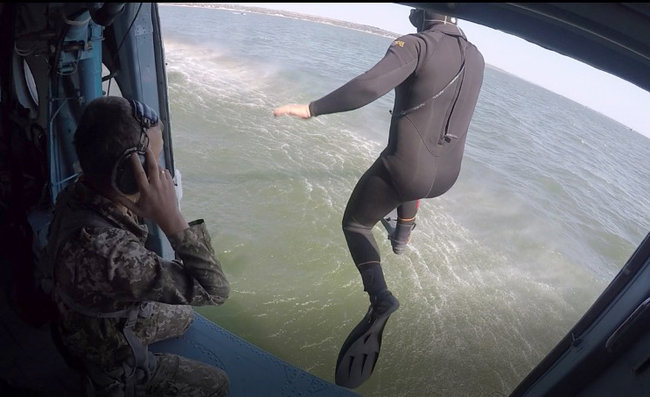 Пограничники и военнослужащие ВМС ВСУ провели совместные учения в Азовском море 03