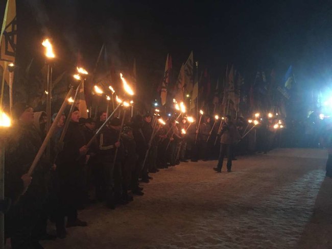 Националисты провели во Львове факельное шествие в годовщину гибели Шухевича 07