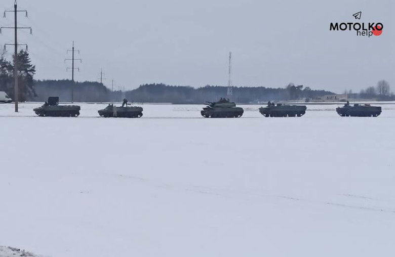 Іскандери, Урагани, БТРи та Тигри: війська РФ помічають по всій Білорусі 02