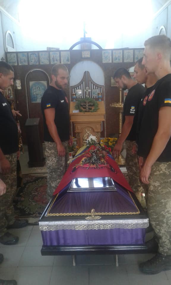 Украинского морпеха Федора Балахчі, который погиб на Донбассе, похоронили в Мариуполе 04