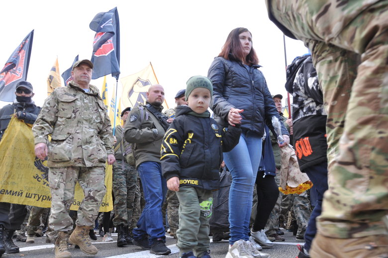 В Киеве прошел марш в честь Дня защитников и защитниц Украины 71