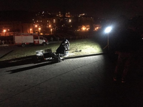 Неизвестные бросили взрывоопасный предмет на Лычковском кладбище Львова возле мемориала польских орлят 01