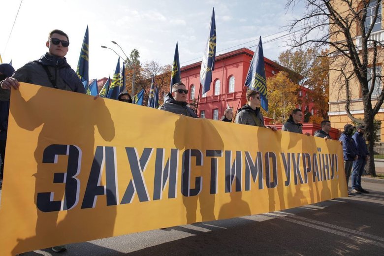 В Киеве прошел марш в честь Дня защитников и защитниц Украины 01