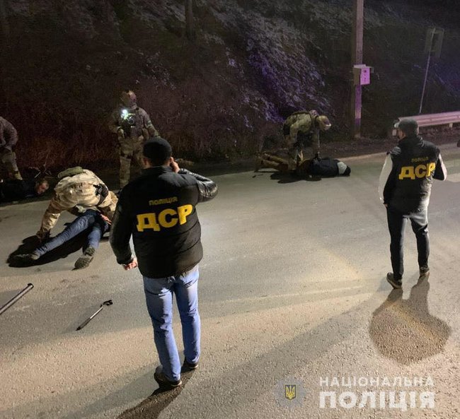 Полиция сообщила подробности задержания банды на Закарпатье, которая планировала установить контроль над регионом 05