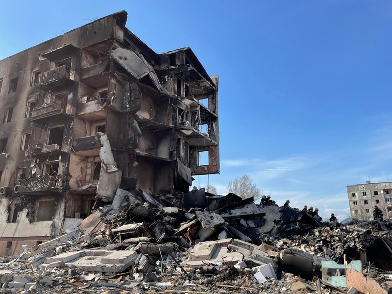 Только из-под завалов двух разбомбленных домов в Бородянке достали 26 тел, - Венедиктова 16