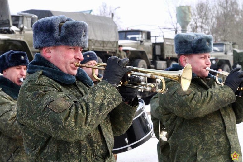 Російські військові та техніка продовжують прибувати до Білорусі 08