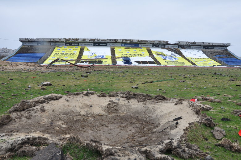 Несколькометровые воронки и разрушенные дома: последствия обстрела Чернигова российскими оккупантами 13