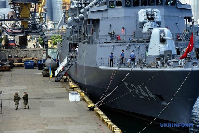 Sea Breeze-2021: кораблі постійної морської групи НАТО прибули в порт Одеси 10
