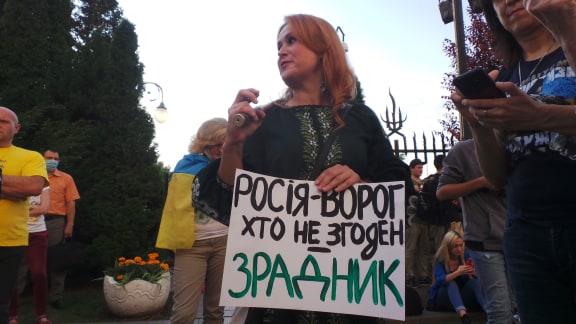 Под Офисом Зеленского в Киеве проходит акция протеста против условий прекращения огня на Донбассе 21