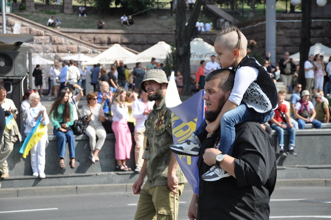 Марш защитников Украины прошел в центре Киева 06