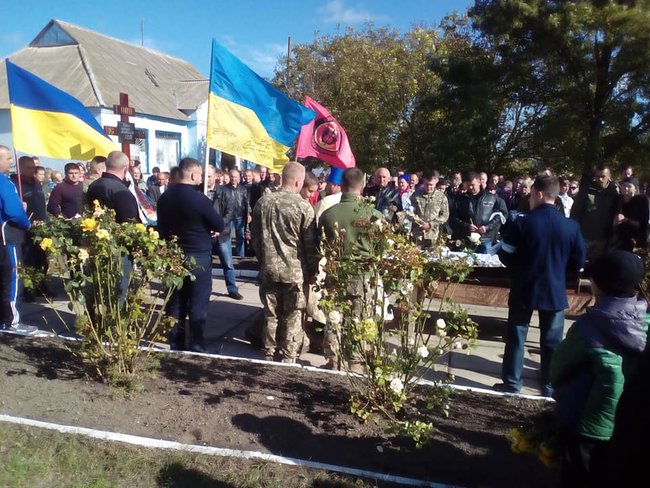 На Херсонщине похоронили морпеха, который подорвался на мине на Донбассе 