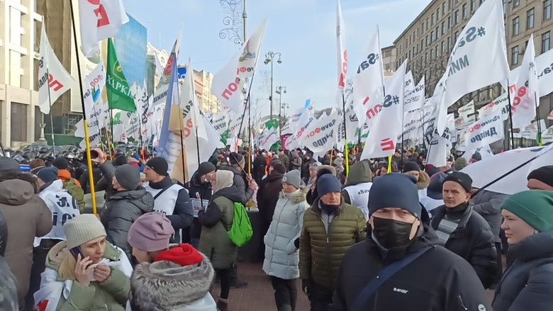 Акція SaveФОП у центрі Києва: мітингувальників відтіснили із Хрещатика, вони прямують під Раду 38