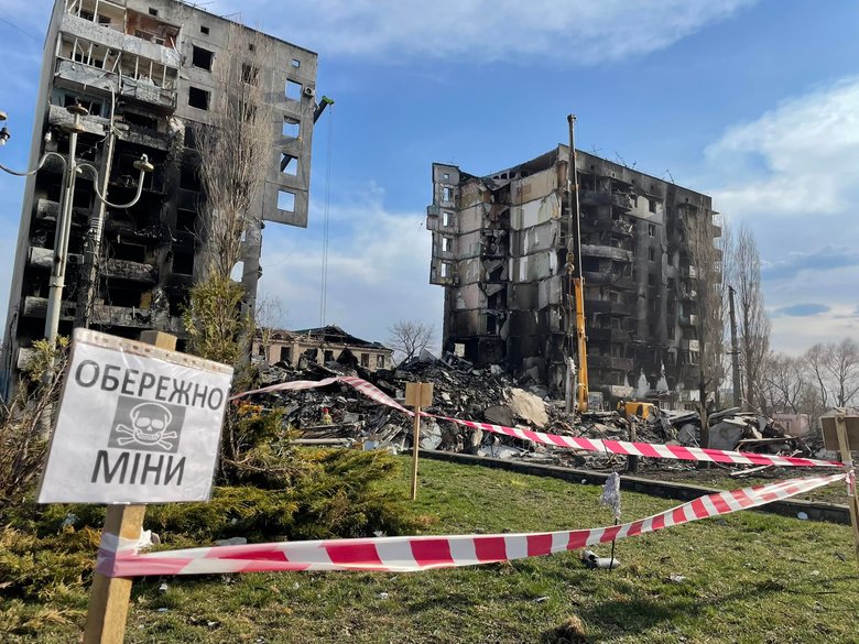 Только из-под завалов двух разбомбленных домов в Бородянке достали 26 тел, - Венедиктова 13