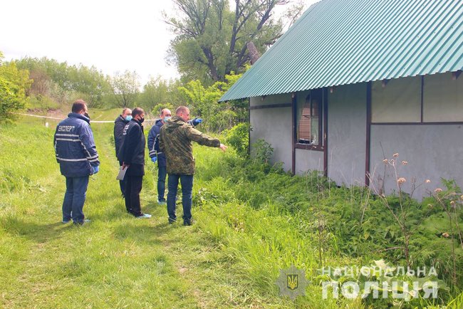Массовое убийство на Житомирщине: следователи полиции назначили около двухсот экспертиз 01