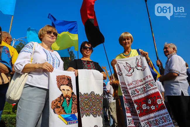 Более тысячи человек вышли на Марш Свободы в Запорожье 35