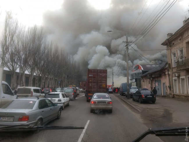 Пожар в Одессе: горели почта, шиномонтаж и мебельный склад 01