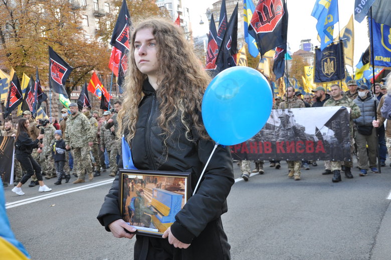 В Киеве прошел марш в честь Дня защитников и защитниц Украины 77