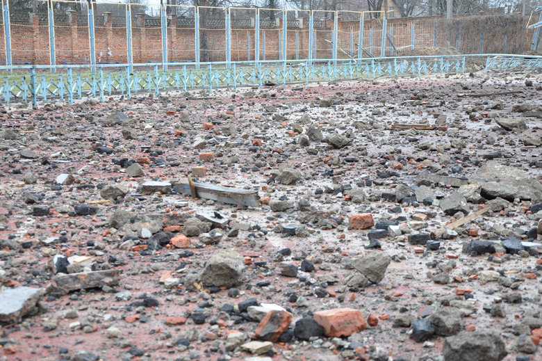 Несколькометровые воронки и разрушенные дома: последствия обстрела Чернигова российскими оккупантами 27
