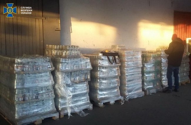 7,2 тыс. литров контрафактного алкоголя на сумму 1,3 млн грн изъяли в Одессе, - СБУ 01