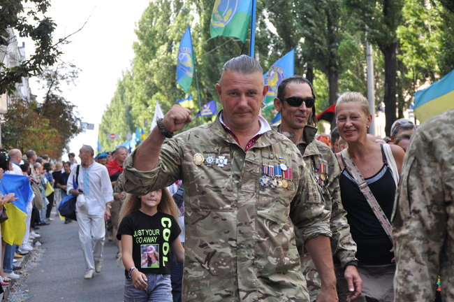 Марш защитников Украины прошел в центре Киева 05