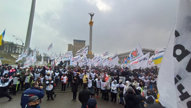 Локдаун - это смерть для бизнеса: ФОПы протестуют на Майдане против карантина для предпринимателей 02