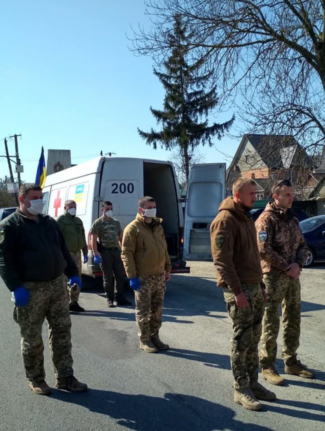 У Чернівцях зустріли тіло загиблого на Донбасі воїна 10-ї ОГШБр Олександра Маланчука: завтра в місті відбудеться прощання 16
