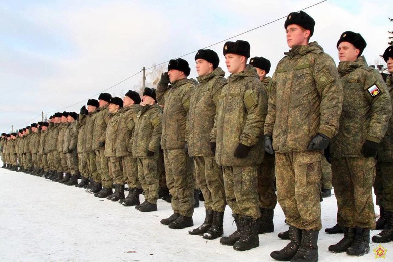 Російські військові та техніка продовжують прибувати до Білорусі 07