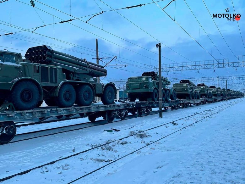 Іскандери, Урагани, БТРи та Тигри: війська РФ помічають по всій Білорусі 05