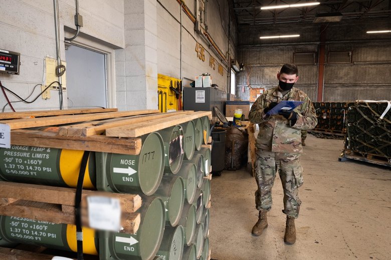 США передали Украине многоцелевые гранатометы SMAW 01