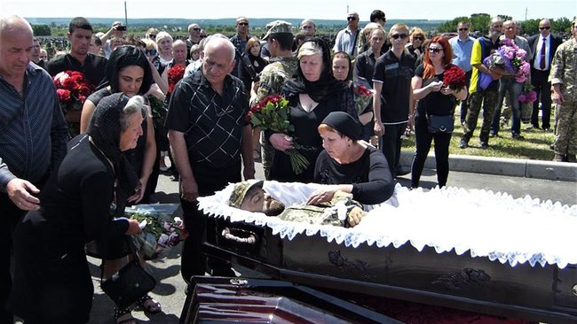 Прощання з командиром розвідвзводу 92-ї ОМБр Костянтином Грановим відбулось у Харкові 10