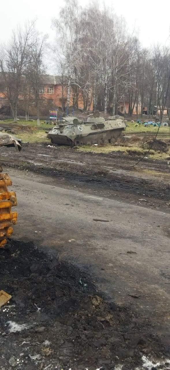 Залишки колони 90-ї танкової дивізії окупантів, яку ЗСУ знищили на Чернігівщині 11