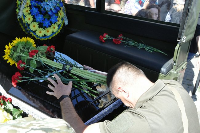Киев проводил в последний путь военного медика Николая Илина, убитого российскими наемниками на Донбассе 09