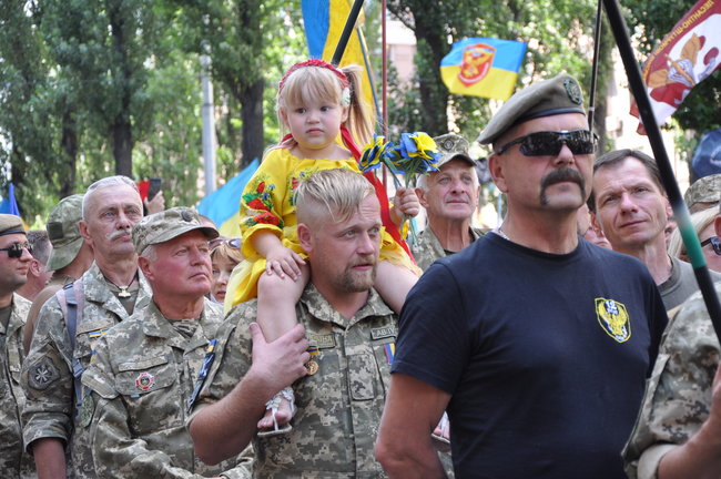 Марш защитников Украины прошел в центре Киева 91