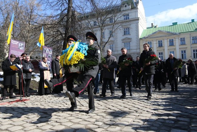 Украина состоится тогда, когда будет украинской, - память Вячеслава Чорновила почтили во Львове 01