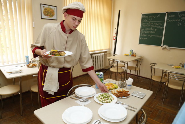 Для практики курсантов Военной академии Одессы создана современная лаборатория по приготовлению пищи, - Минобороны 12