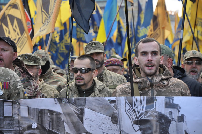 В Киеве прошел марш в честь Дня защитников и защитниц Украины 69
