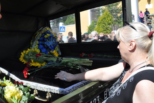 Киев проводил в последний путь военного медика Николая Илина, убитого российскими наемниками на Донбассе 10