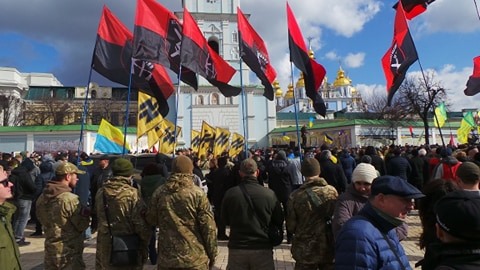 Добровольцы собрались в Киеве на Марш патриотов: Ни шагу назад! Прекратить политику капитуляции! 10