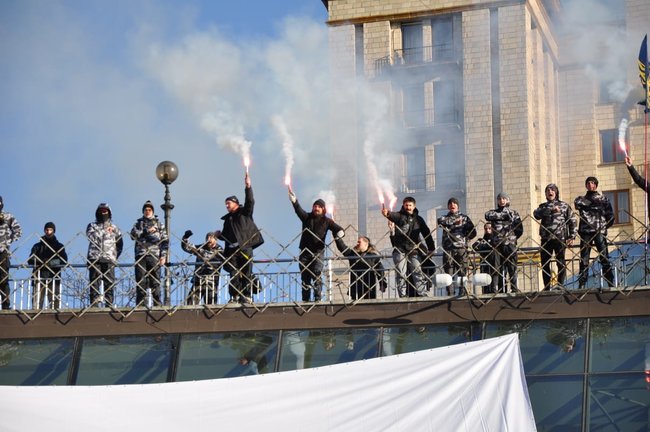 #СвинарчуківПорошенка за ґрати, - активисты развернули баннер и заявили требования во время акции на Майдане в Киеве 06
