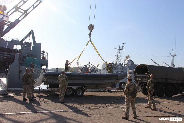 ВМС Украины начали тестирование скоростных лодок, полученных от США 07