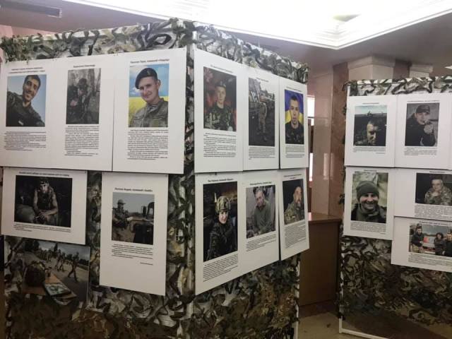 Картины украинских воинов покажут в Великобритании 01