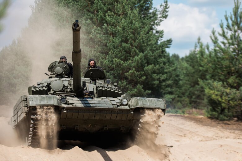 Залужный поблагодарил Польшу и Чехию за переданные Украине танки: Благодаря им боремся с общим многовековым врагом 01