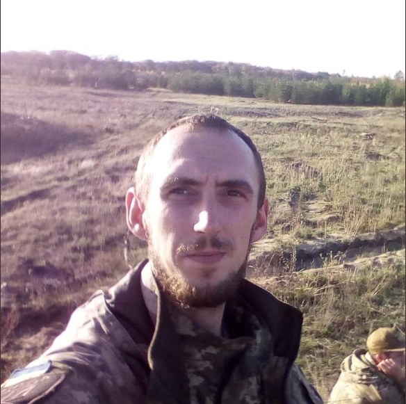 З воїном 24-го ОШБ Айдар Сергієм Дрогіним, який загинув у зоні ООС, попрощаються 11 травня в Сєвєродонецьку 01