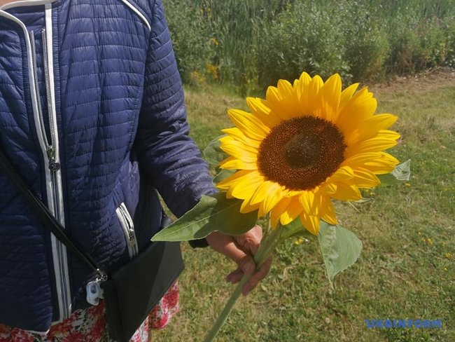 Церемония возложения цветов и минута молчания: в Нидерландах чтят память жертв катастрофы Боинга-777 03