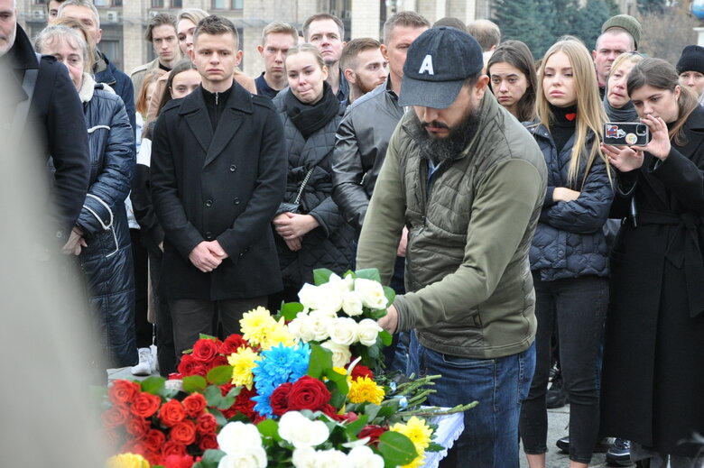 Прощання з морпіхом Максимом Токаревим, який загинув, захищаючи Україну, відбулося на Майдані Незалежності 08