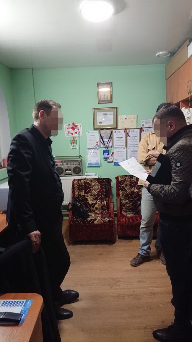 Руководители коммунального предприятия задержаны во Львове при получении 10 тыс. грн взятки, - СБУ 01