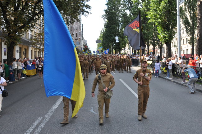 Марш защитников Украины прошел в центре Киева 85