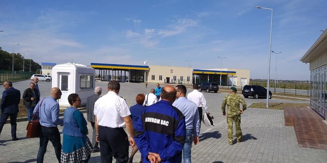 На кордоні з Румунією в Одеській області почав роботу новий пункт пропуску з поромною переправою 06