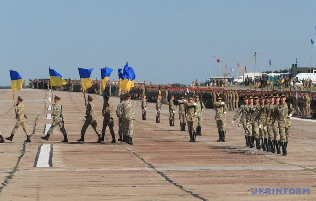 Слава Украине!: на параде в День Независимости будет звучать новое воинское приветствие и марш украинских националистов 08