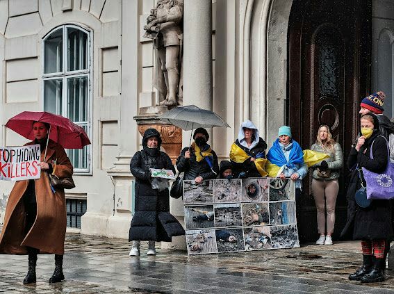В Вене прошла акция в память жертв геноцида в Буче 05